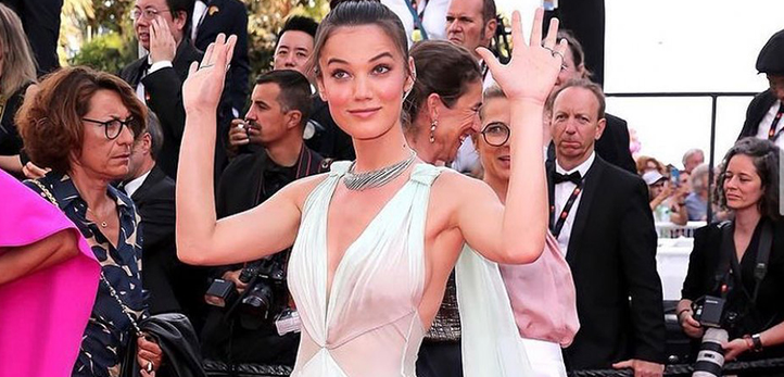Cannes Film Festivali'ne katılan Pınar Deniz, duru güzelliğiyle görenleri hayran bırakıyor