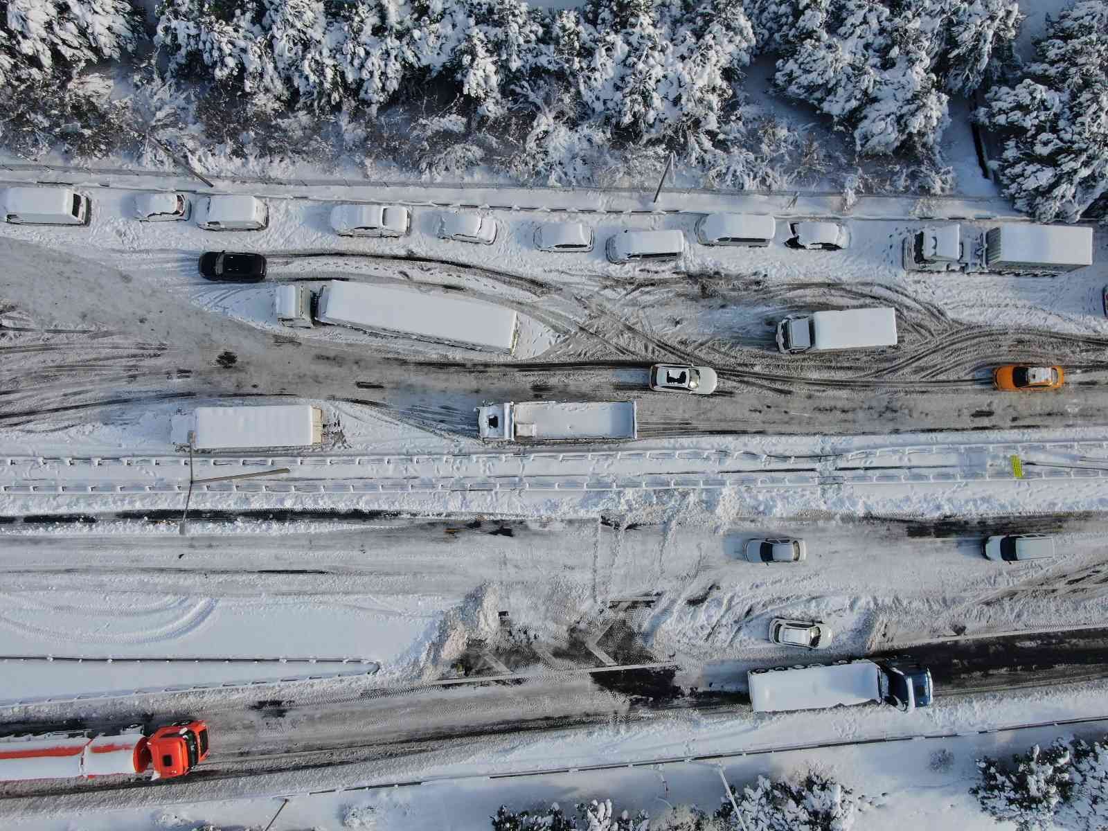 Avcılar Gişelerdeki Ve TEM Bağlantı Yolundaki Kar Esareti Drone İle Görüntülendi