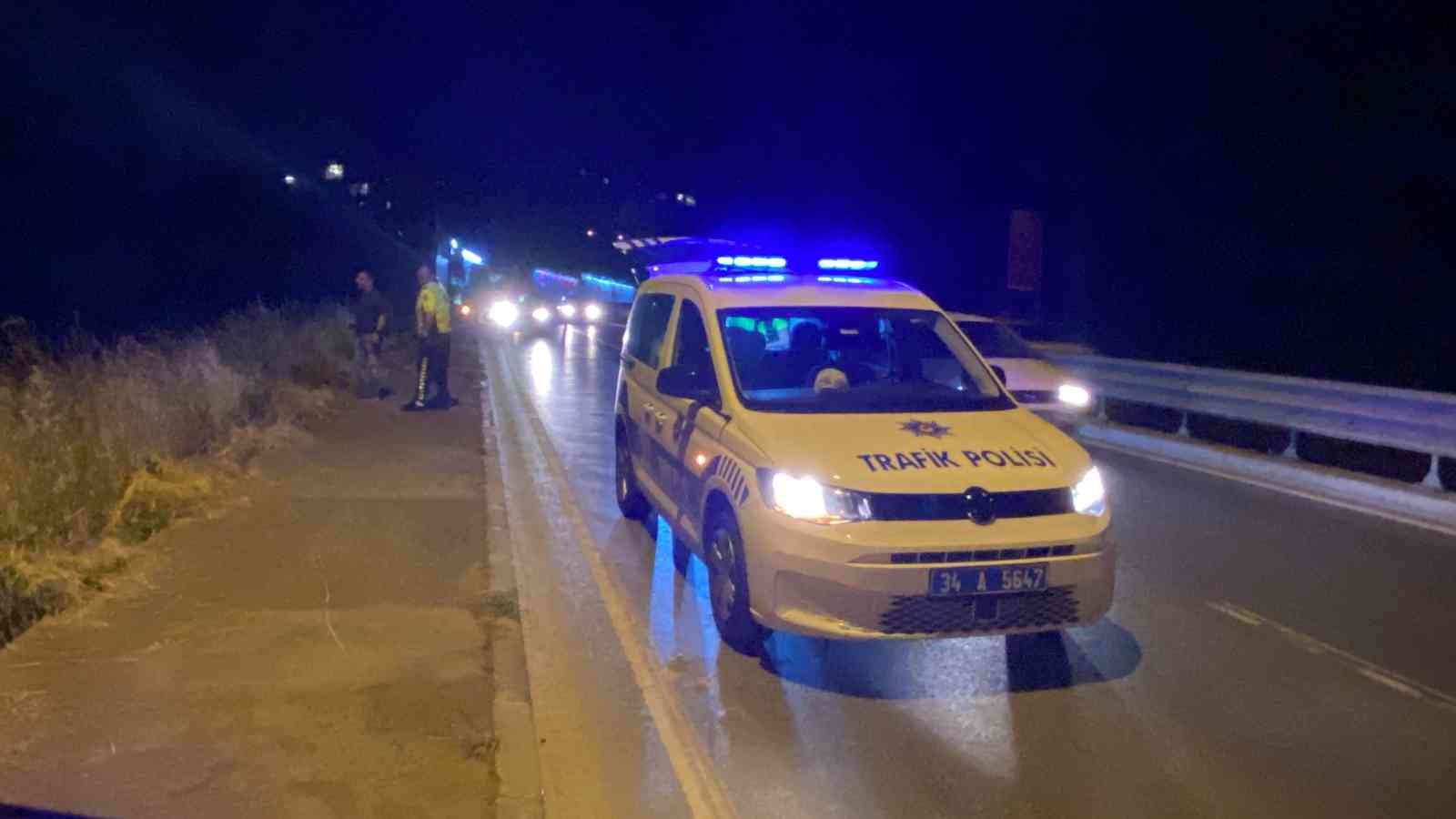 Beşiktaş’ta lüks araç şarampole uçtu: 2 yaralı