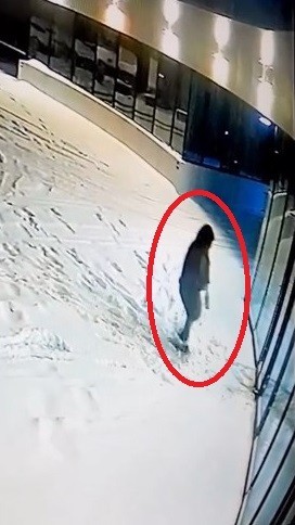 Bursa’da Buzda Ayağı Kayıp Düştü, O Anlar Kamerada