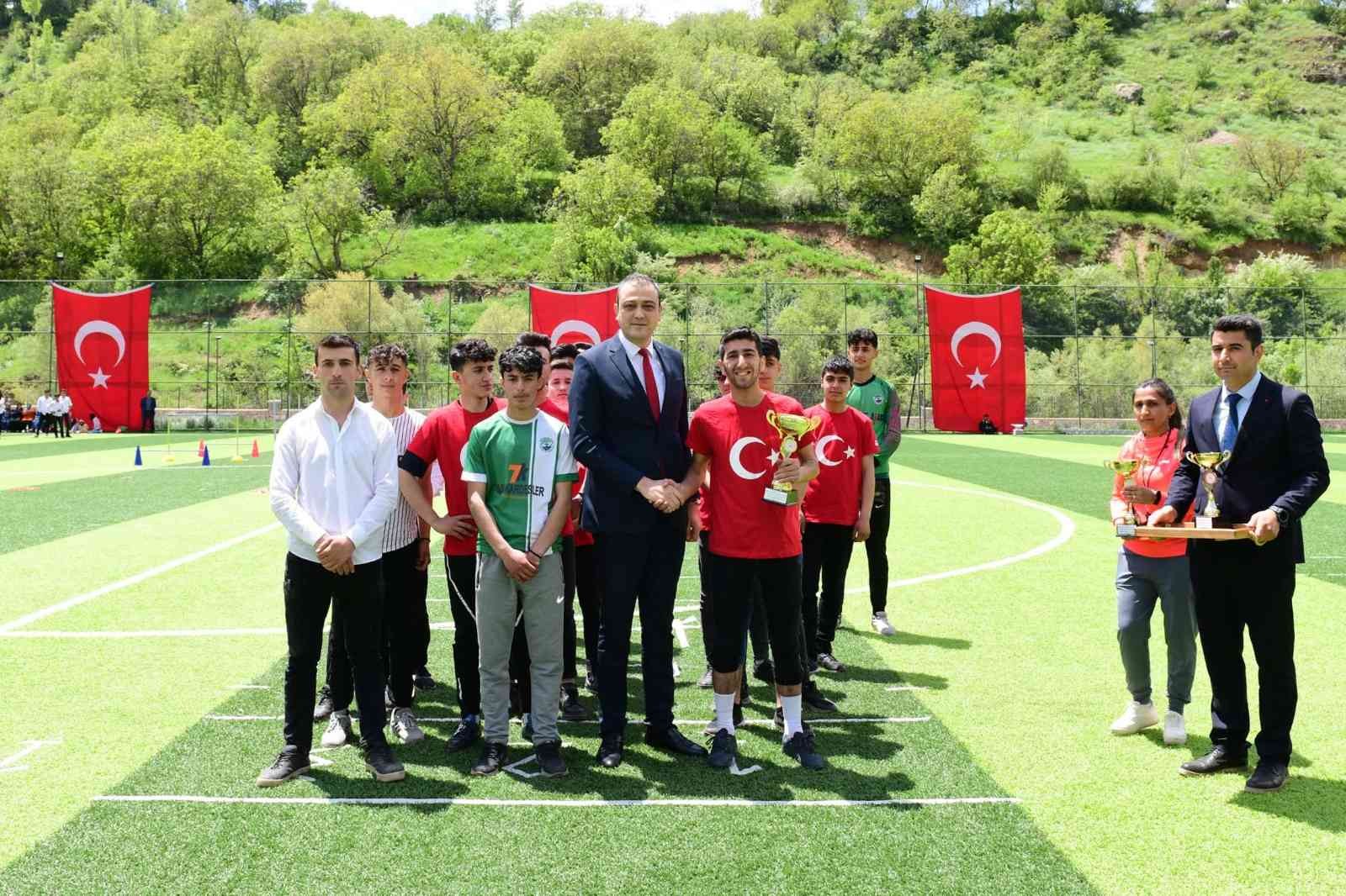 Çatak’ta 19 Mayıs Atatürk’ü Anma, Gençlik Ve Spor Bayramı Coşkusu