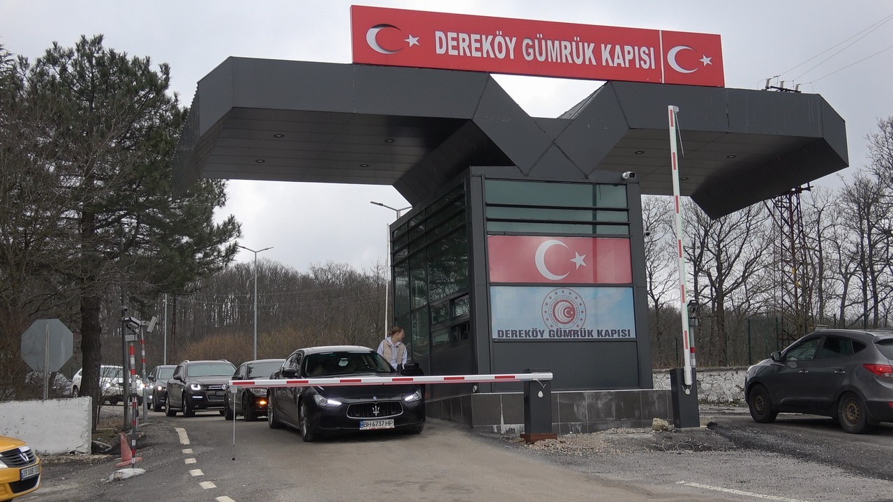 Çatışmalardan Kaçan Ukraynalı Ve Türk Vatandaşları Türkiye’ye Gelmeye Devam Ediyor