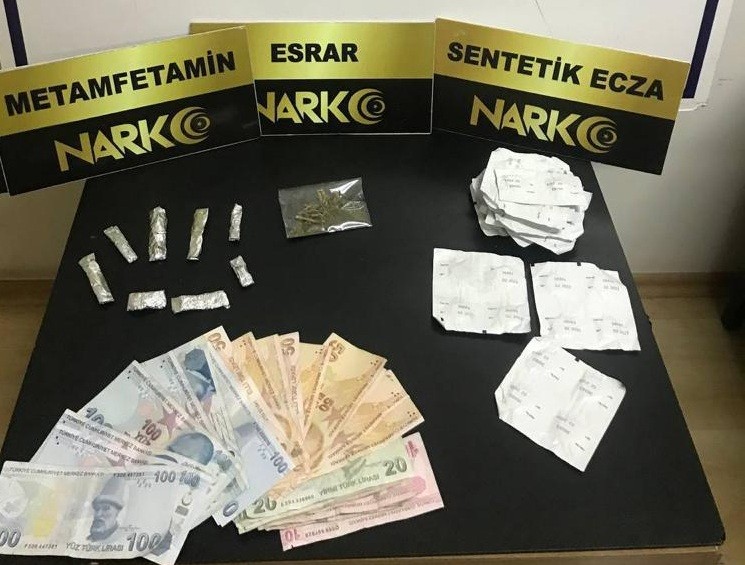 Edremit’te Narkotik Operasyonu: 8 Gözaltı