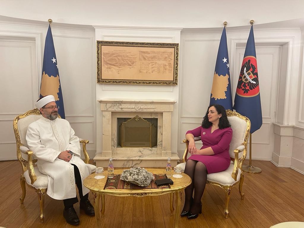 Kosova Cumhurbaşkanı Osmani, Diyanet İşleri Başkanı Erbaş’ı kabul etti