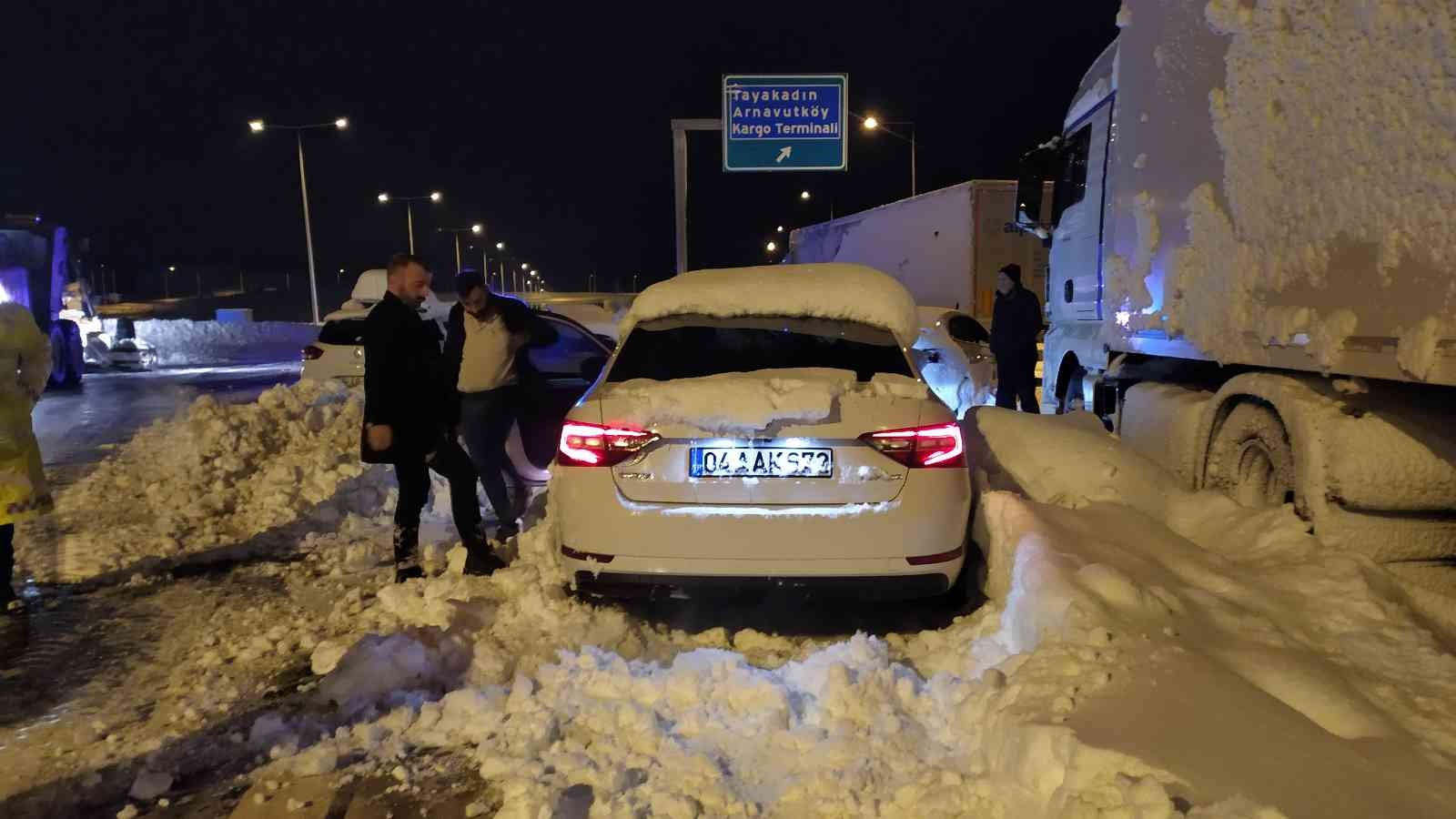 Kuzey Marmara Otoyolu’nda Trafik Kontrollü Olarak Sağlanmaya Başlandı