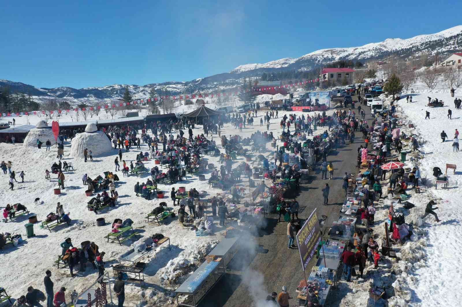 Mersin’de Kar Festivali Coşkusu