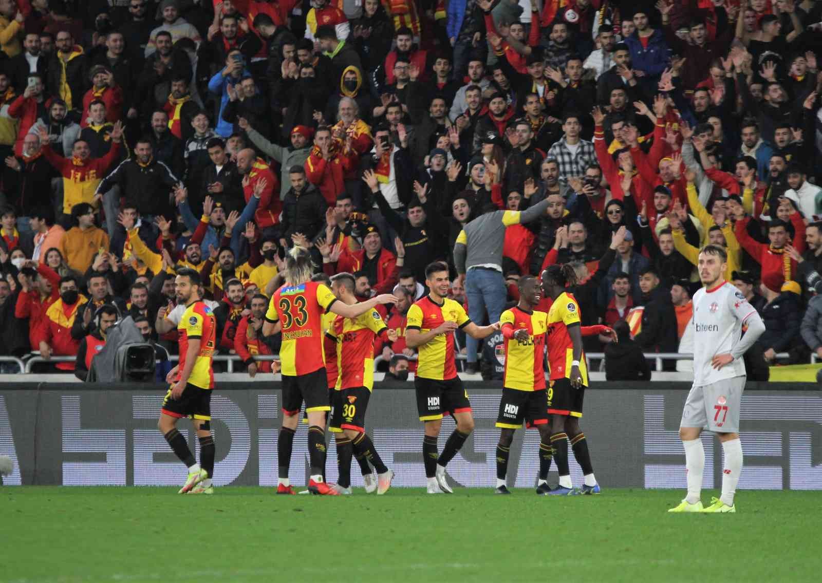 Süper Lig: Göztepe: 4 - Antalyaspor: 0