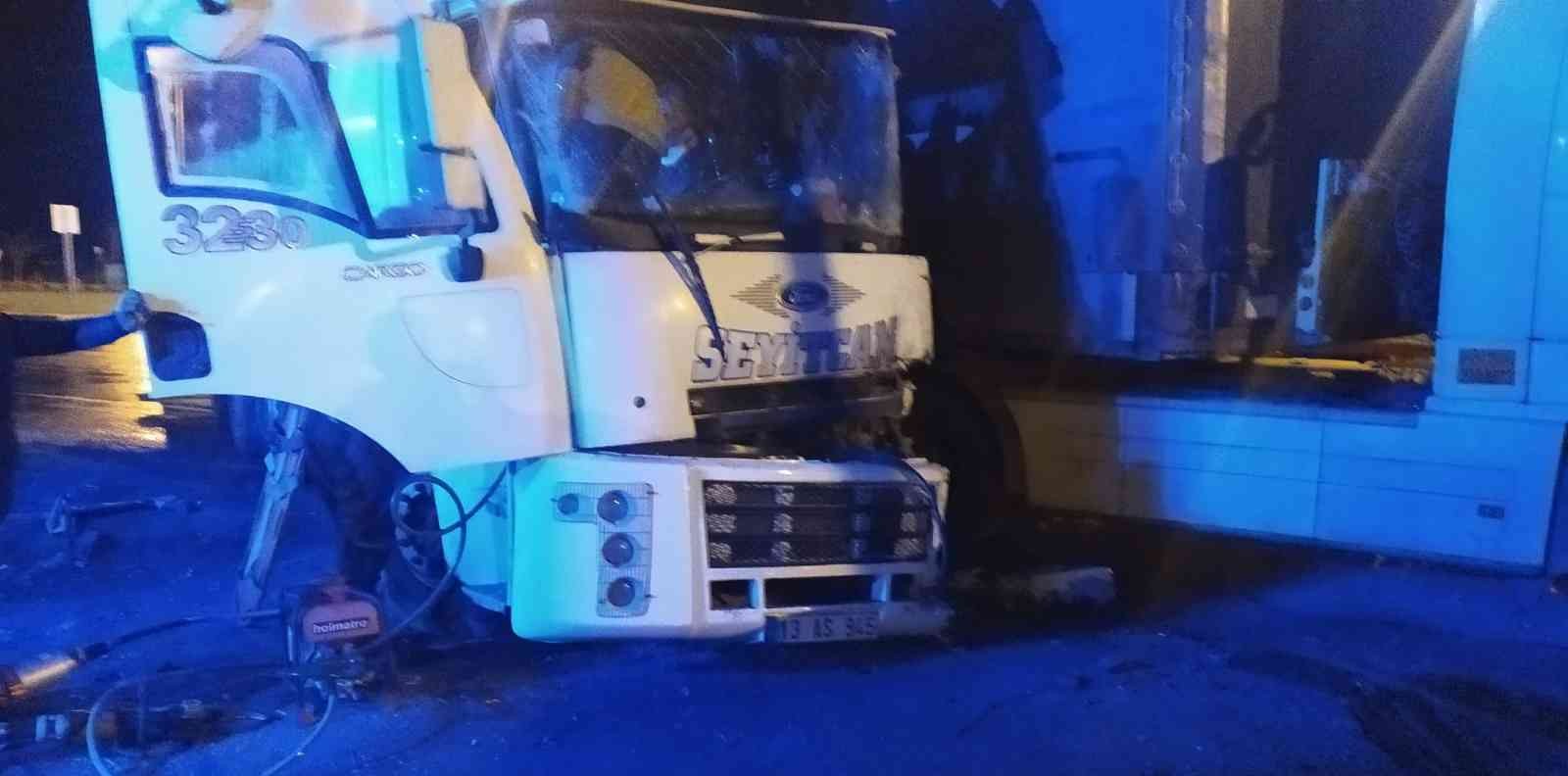 Tatvan’da trafik kazası: 1 yaralı