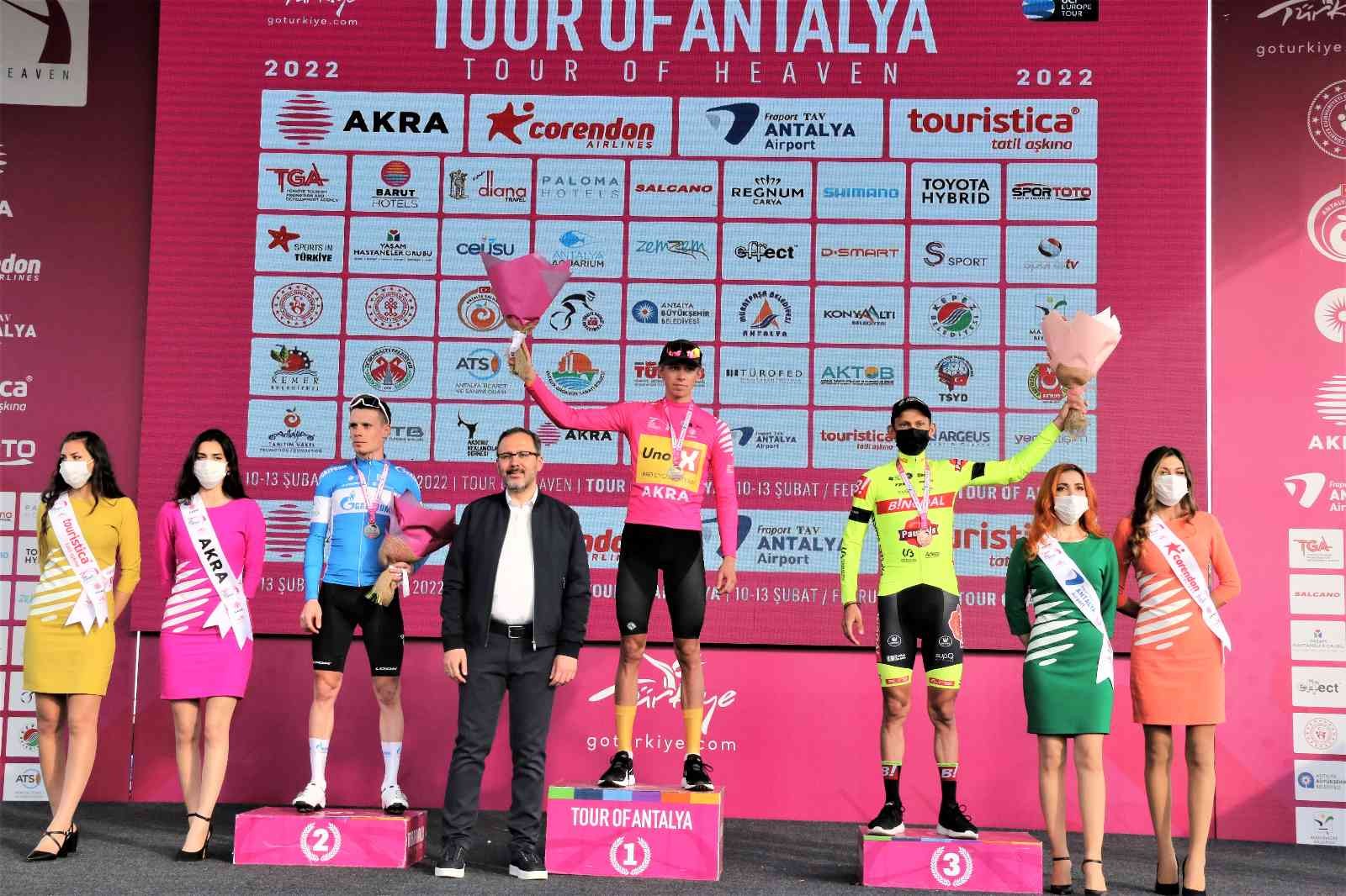 Tour Of Antalya Sona Erdi, Bakan Kasapoğlu Dereceye Giren Sporcuları Tebrik Etti