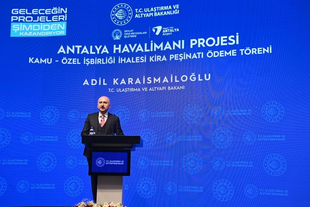 Ulaştırma ve Altyapı Bakanı Karaismailoğlu’dan Antalya Havalimanı müjdesi