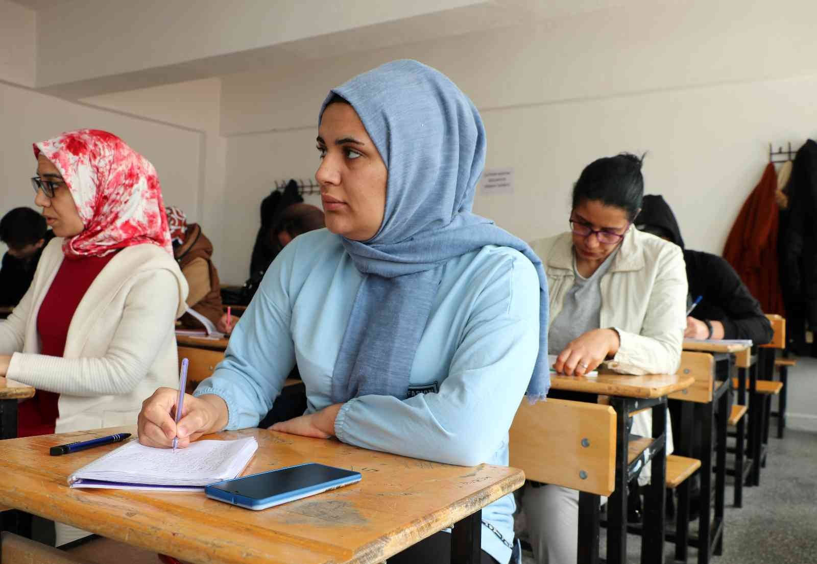 Yabancılık Çekmemek İçin Türkçe Öğreniyorlar